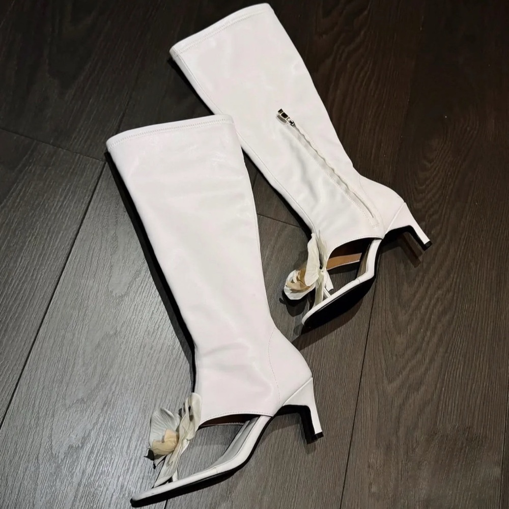 White Thong Toe Heeled Boots with Orchid's